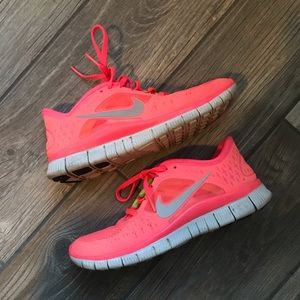 Nike Women’s Hot Punch Free Run 3 Sneakers 7.5